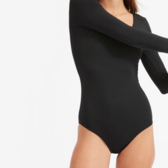 Everlane Tops - Everlane V-Neck Bodysuit XXS